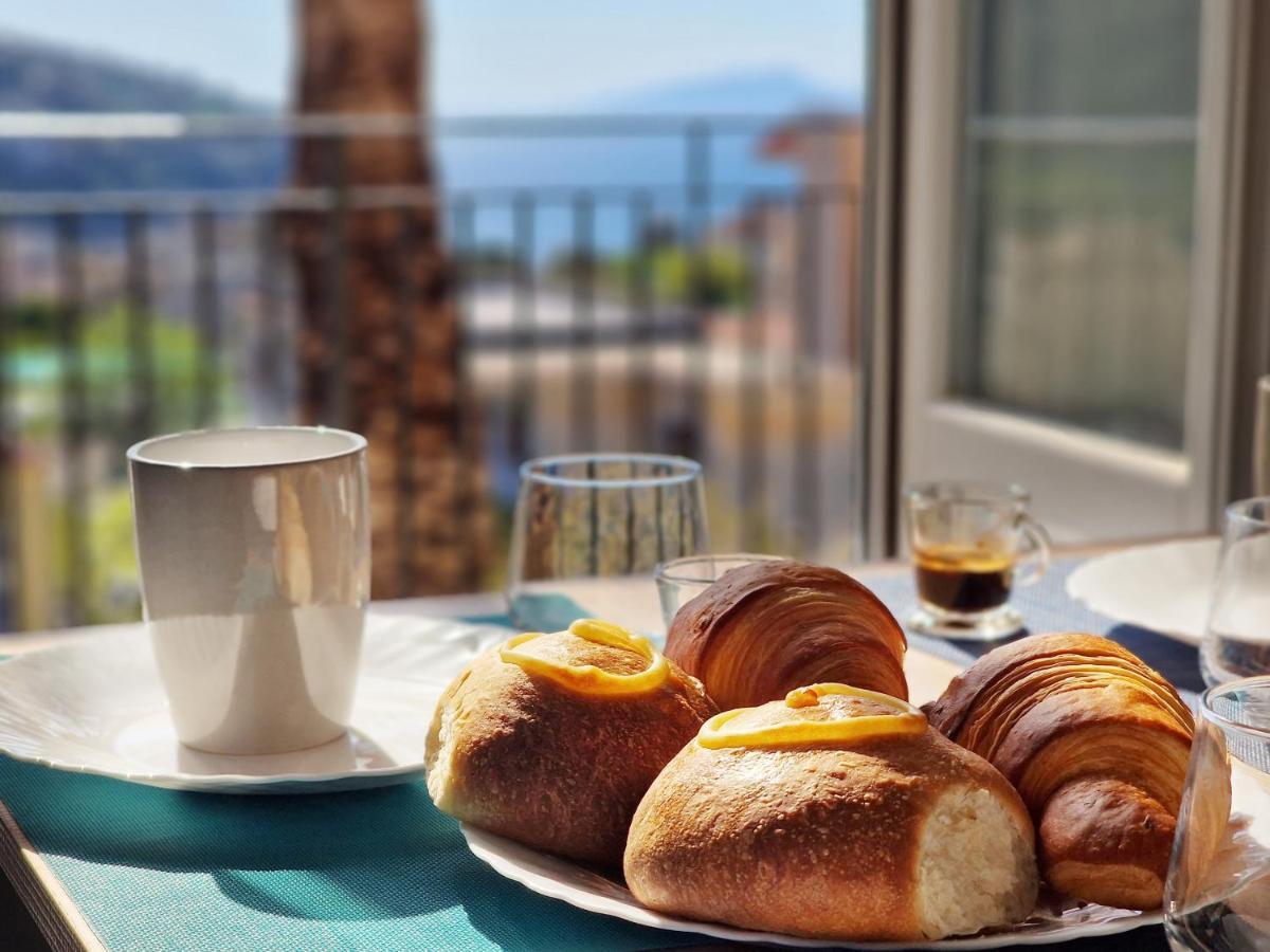 Savarese Luxury Palace Apartman Vico Equense Kültér fotó